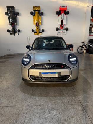 MINI COOPER 2.0 16V TWINPOWER GASOLINA S EXCLUSIVE 4P STEPTRONIC MINI COOPER 2.0 16V TWINPOWER GASOLINA S EXCLUSIVE 4P STEPTRONIC